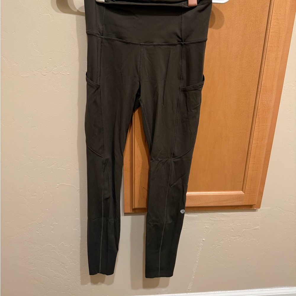 Fast and Free Lululemon leggings 25 in